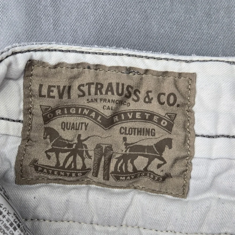Levi Strauss & Co Mens Chino Pants Gray Straight Leg 36x30‎ Casual CW-3613